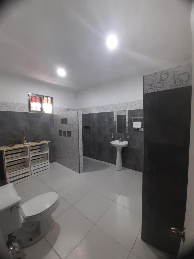 ואיאדוליד Villa Lirios מראה חיצוני תמונה